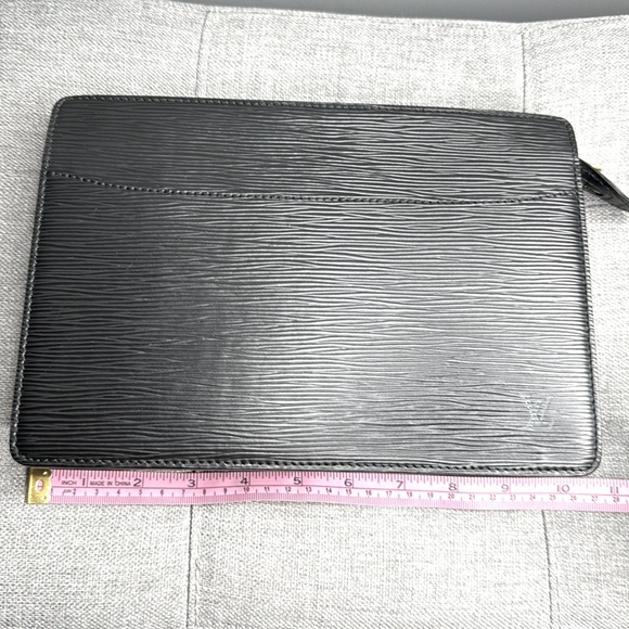 Louis Vuitton Epi Pochette Homme Clutch- Authentic in Black - Picture 16 of 16